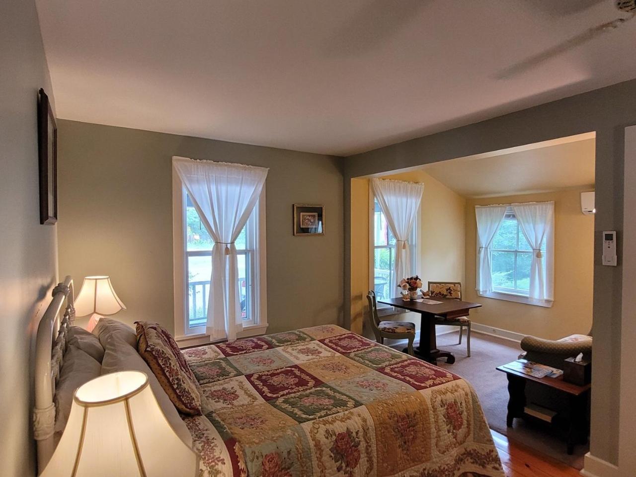 Sylvan Inn Bed & Breakfast Glen Arbor Exteriér fotografie
